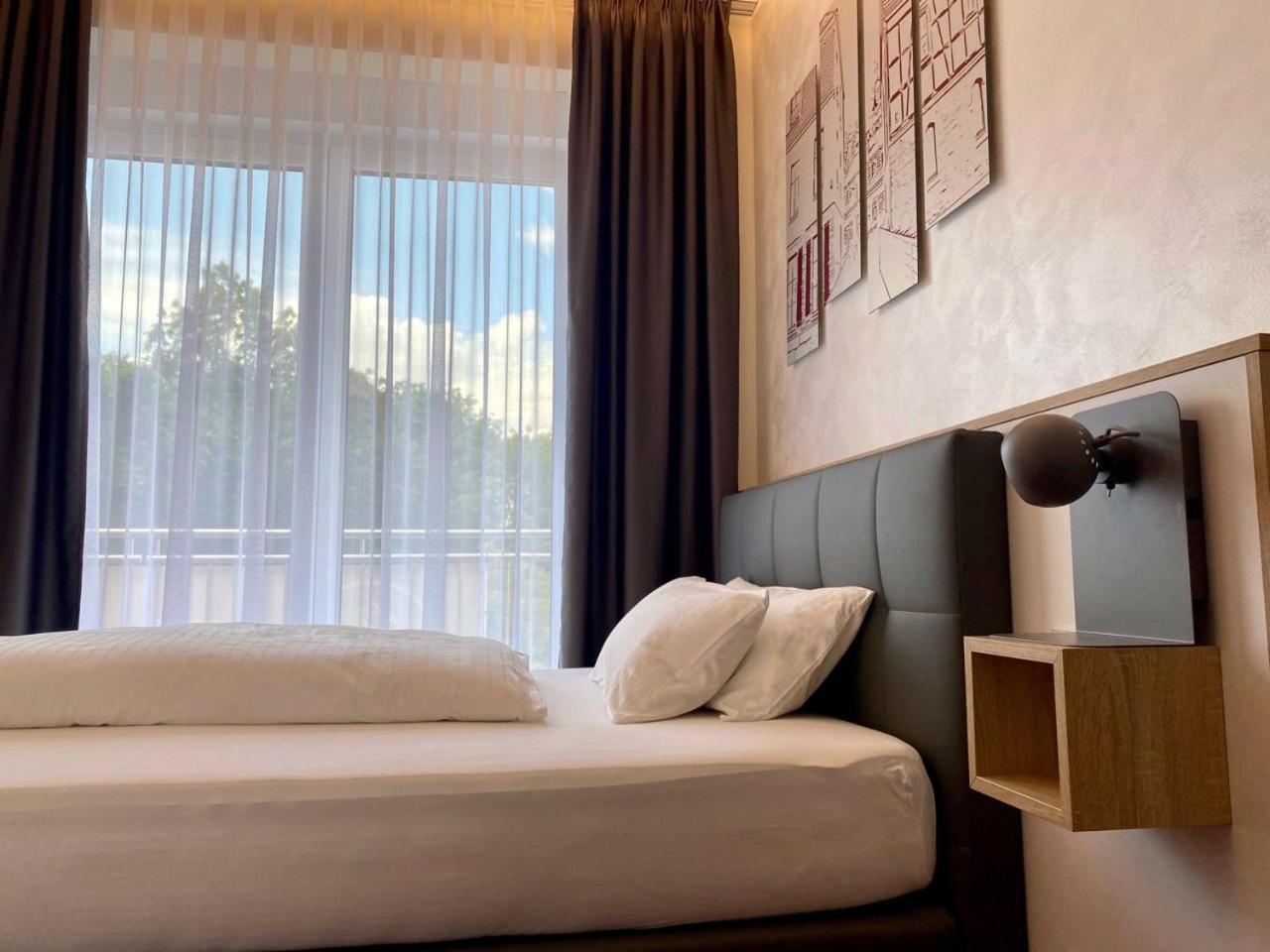 Hotel Am Waldkasino Эрфурт Экстерьер фото